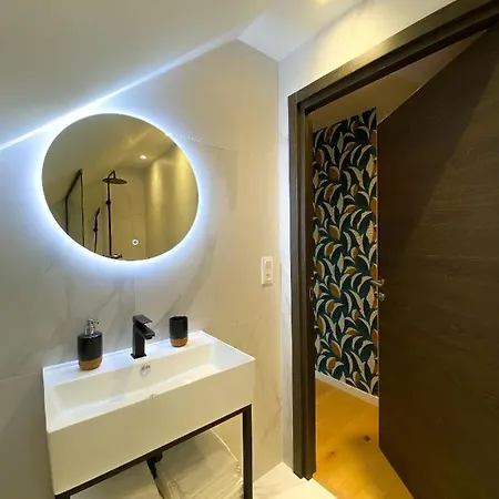 White House Dhavernas - Free Parking - Proche Centre Apartment *